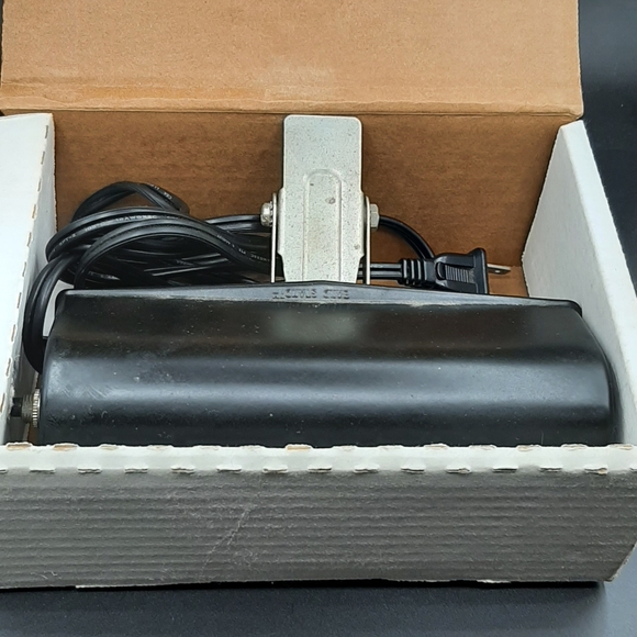 BLS-1 Universal Band Stand Music Stand Lamp Vintage Clip-On Style In Box Works - Picture 6 of 7